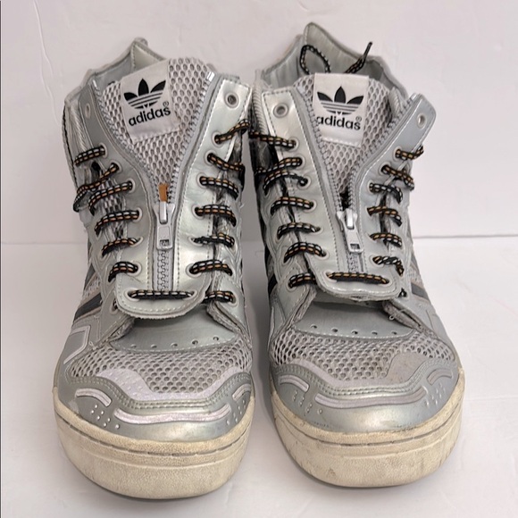 Jeremy Scott Wings x Adidas 
2.0 JS Obyo Metallic Silver
Sneakers - Picture 15 of 16